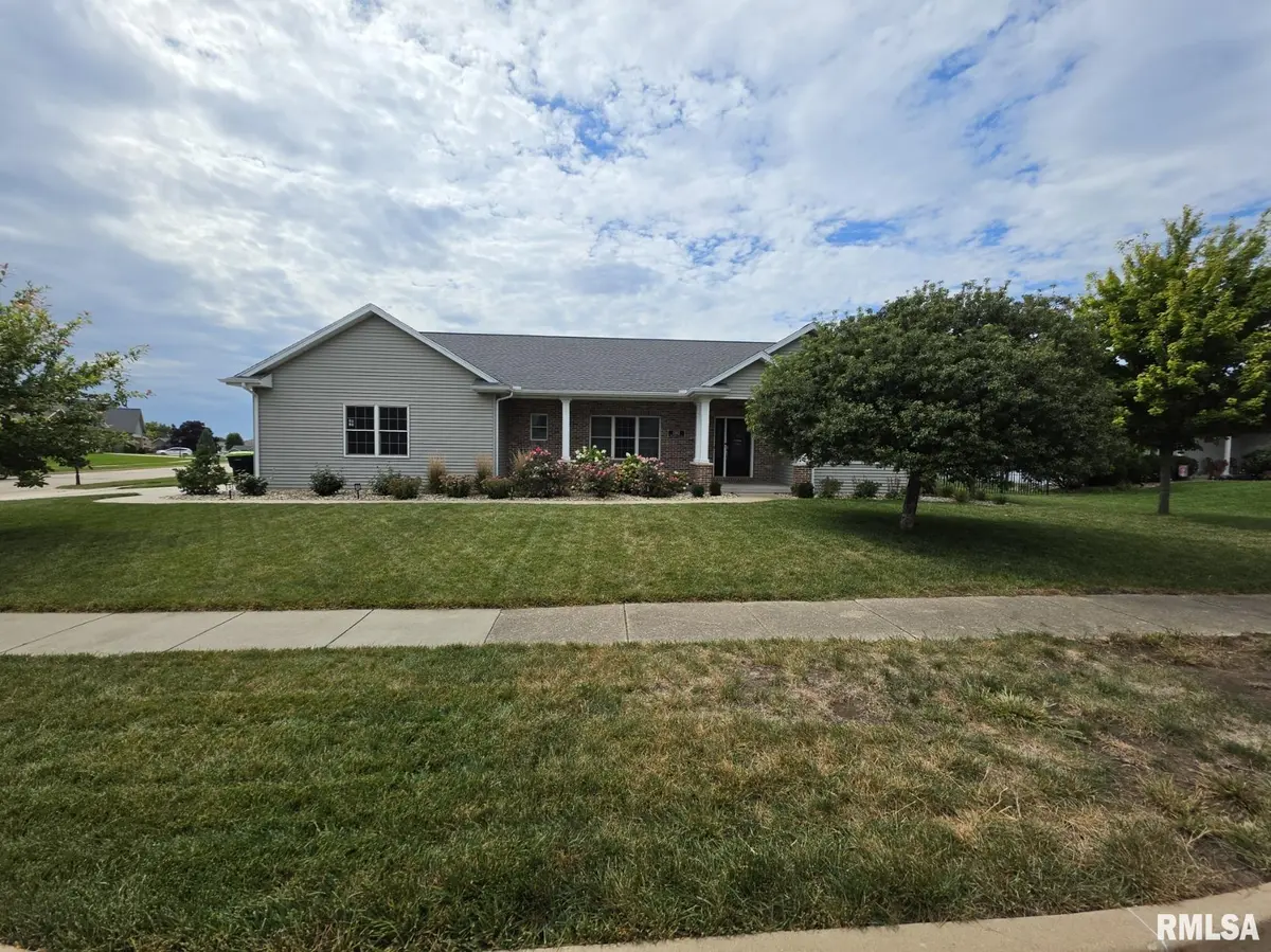1302 WESTMINSTER DR, Washington, IL 61571