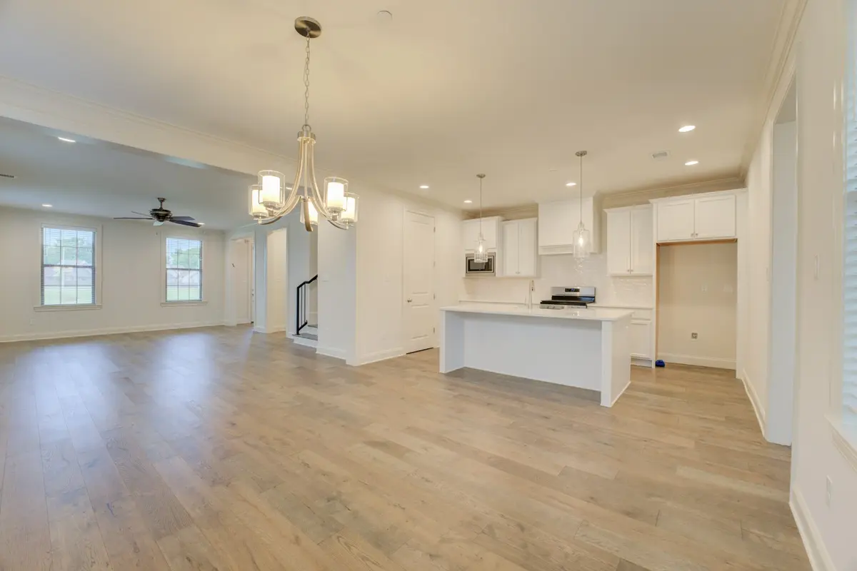 909 UFTON ALY, Collierville, TN 38017