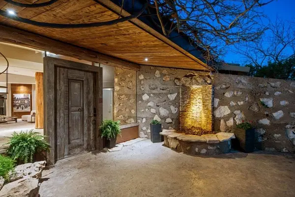 4002 Tyx Trail, Spicewood, TX 78669