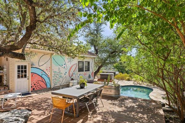 124 Lakeway DR, Lakeway, TX 78734
