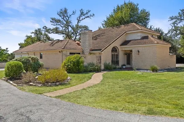 124 Lakeway DR, Lakeway, TX 78734