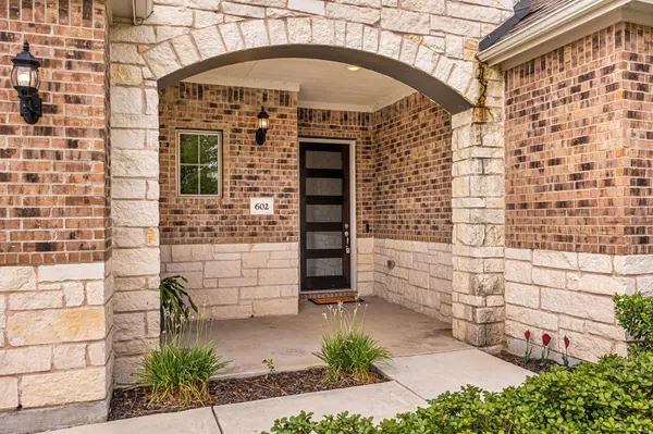602 Pulitzer DR, Hutto, TX 78634