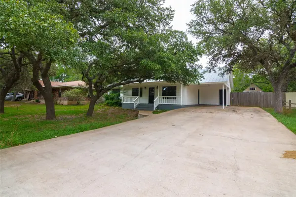 1400 Lazy Creek LN, Blanco, TX 78606
