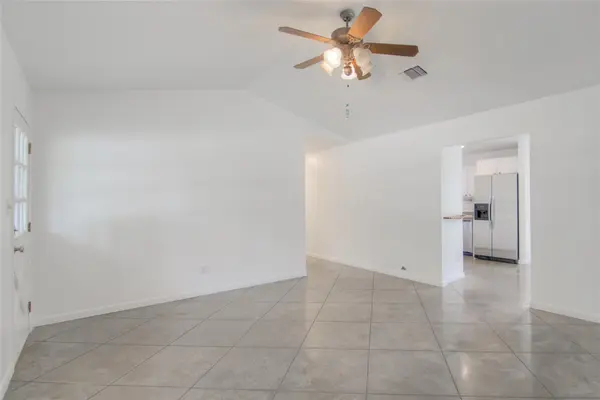 1400 Lazy Creek LN, Blanco, TX 78606