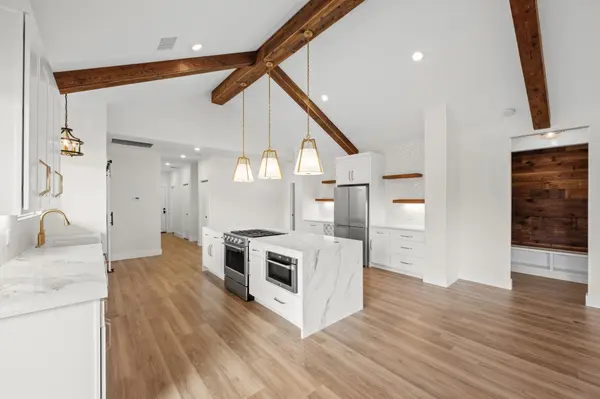 2102 S Church ST, Georgetown, TX 78626