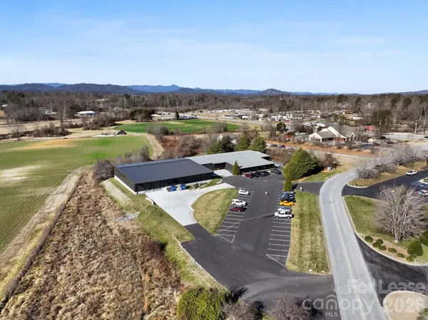 110 Commercial BLVD, Flat Rock, NC 28731