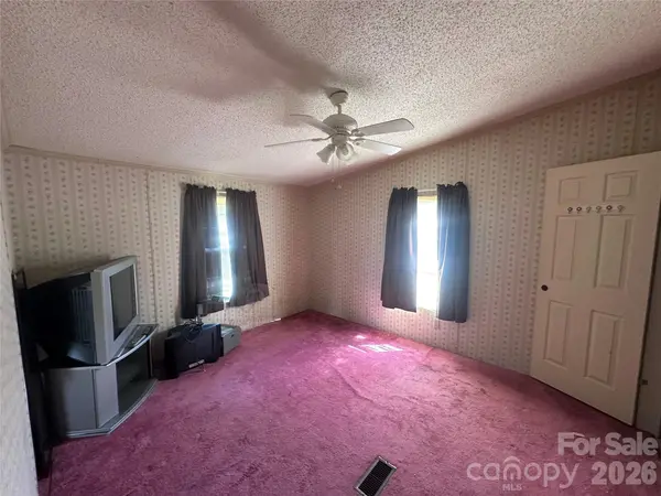 7509 Shady Oaks RD, Connelly Springs, NC 28612