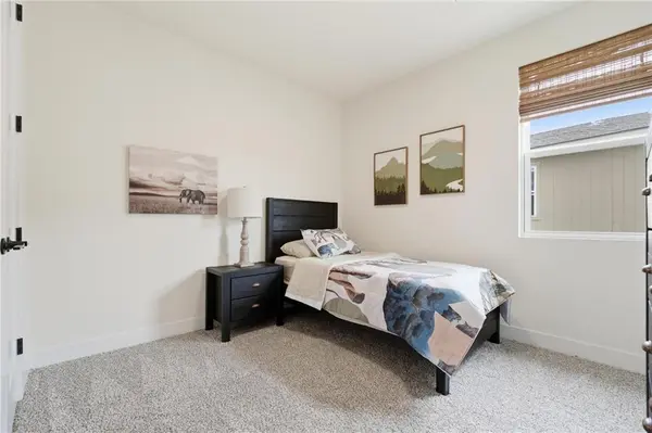 1834 Woodward CIR, Raymore, MO 64083