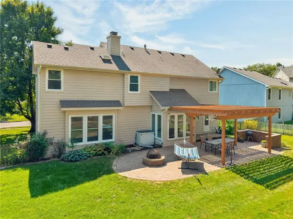 1312 Hillary DR, Liberty, MO 64068