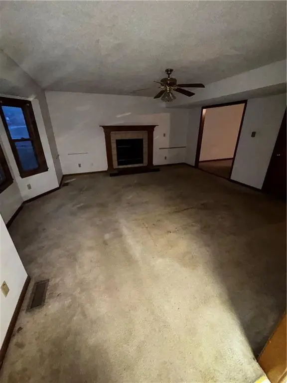 1101 Somerset CIR, Lawrence, KS 66049