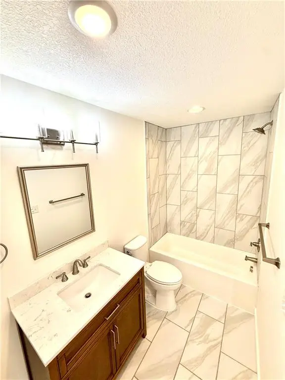 237 Cowgill ST, Chillicothe, MO 64601