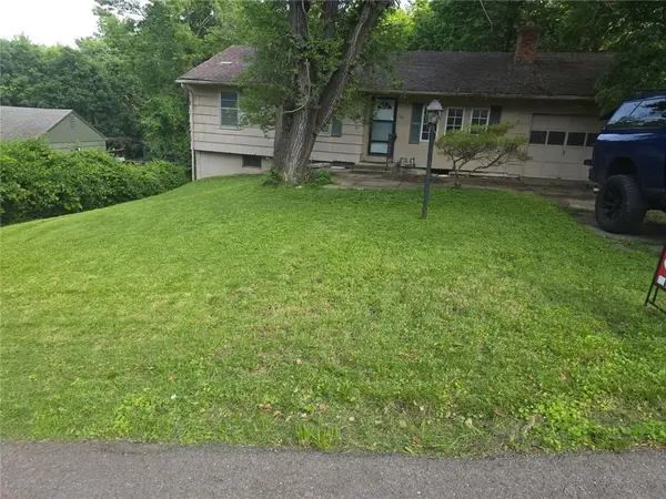 105 E 96th ST, Kansas City, MO 64114