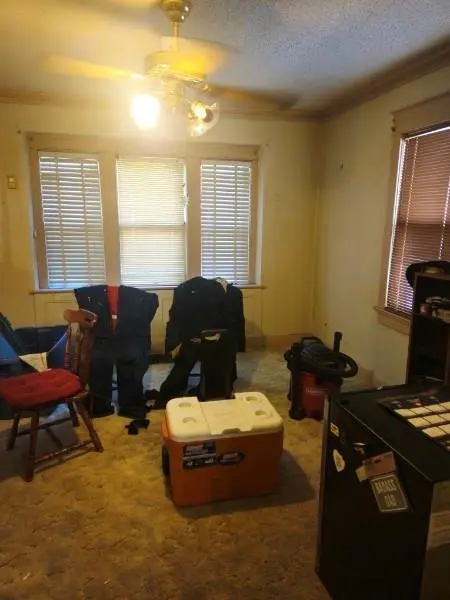 5821 S Tracy AVE #5821, Kansas City, MO 64110