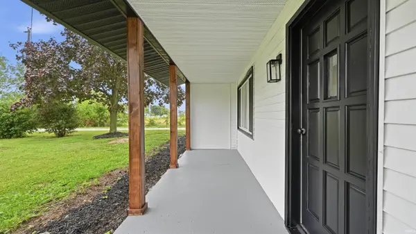 12021 E Jackson ST, Parker City, IN 47368