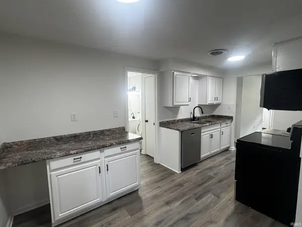 5411 Monarch DR, Fort Wayne, IN 46815-7455