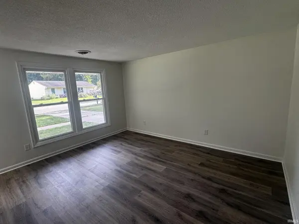 5411 Monarch DR, Fort Wayne, IN 46815-7455
