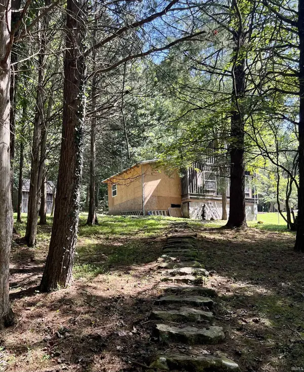 7870 Panhandle RD, Shoals, IN 47581