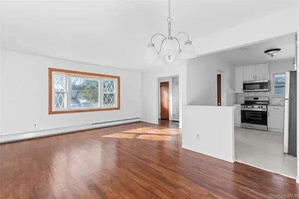 345 41 ST ST, Copiague, NY 11726