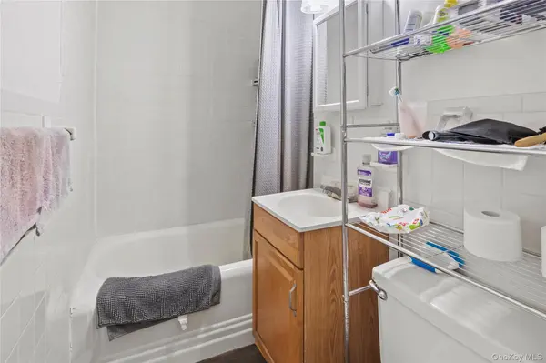 32-60 43rd ST #2F, Astoria, NY 11103