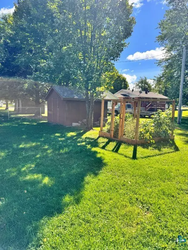509 NW 12th St, Chisholm, MN 55719