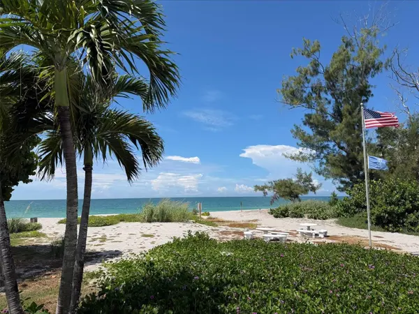 1585 TARPON CENTER DR #21, Venice, FL 34285