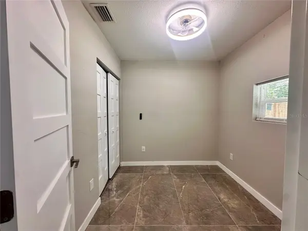 8906 N ALBANY AVE, Tampa, FL 33604