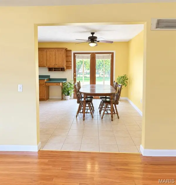 306 Jo Mar AVE, Smithton, IL 62285