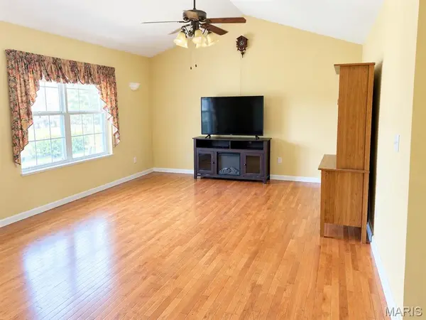 306 Jo Mar AVE, Smithton, IL 62285