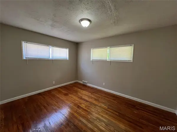 1636 Maldon LN, St Louis, MO 63136