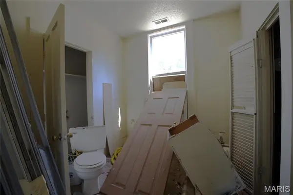 401 Kentucky ST, Louisiana, MO 63353