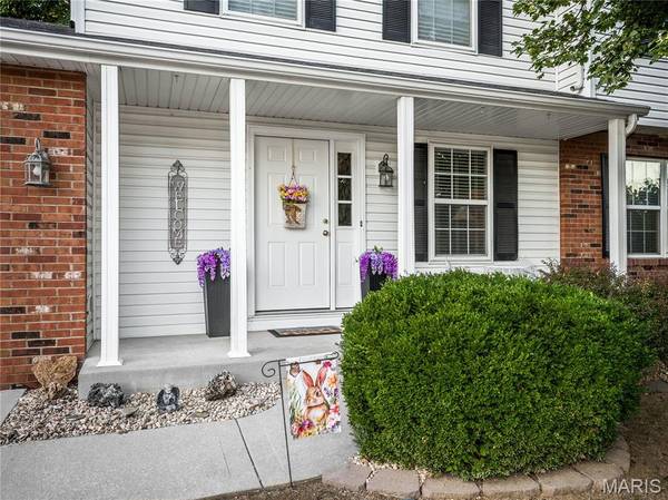 816 Cedar Valley DR, Maryville, IL 62062