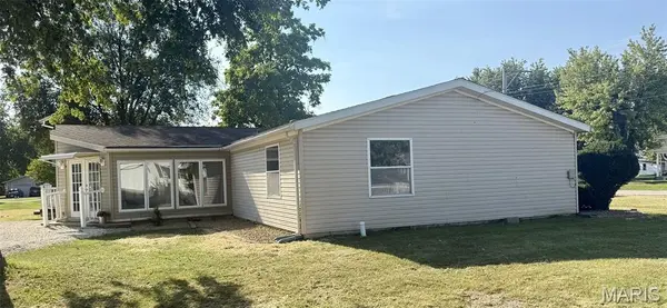 1406 W Main ST, Bowling Green, MO 63334