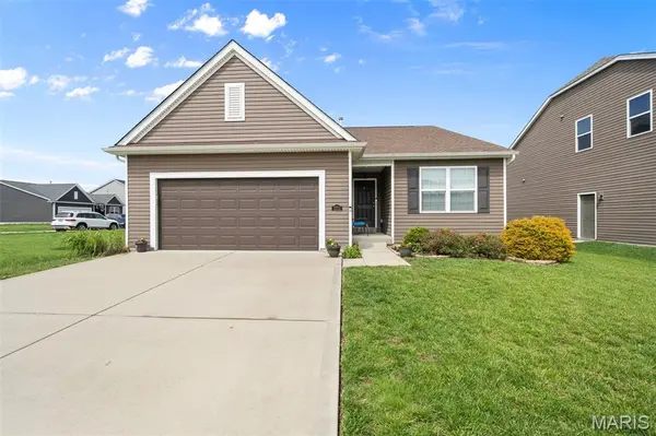 1711 Rivercroft DR, St Paul, MO 63366