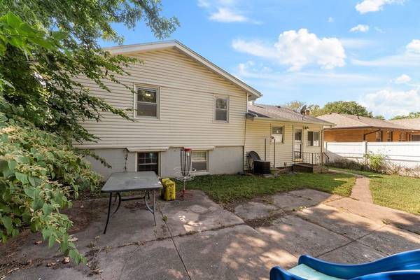 654 E 32nd ST, Davenport, IA 52803