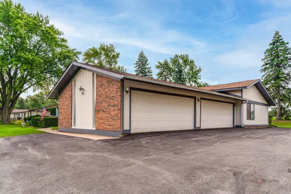 913 Wiltshire DR #A, Mchenry, IL 60050