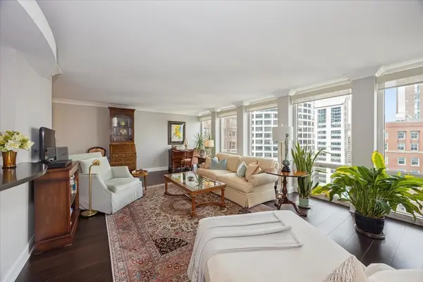 111 E Chestnut ST #16J, Chicago, IL 60611