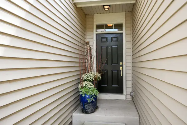 34W685 Roosevelt AVE #B, St. Charles, IL 60174