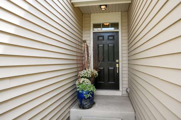 34W685 Roosevelt AVE #B, St. Charles, IL 60174