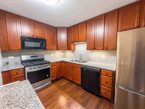 1429 N Green Meadows BLVD, Streamwood, IL 60107