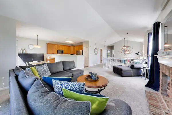 612 N Hidden Prairie CT, Palatine, IL 60067