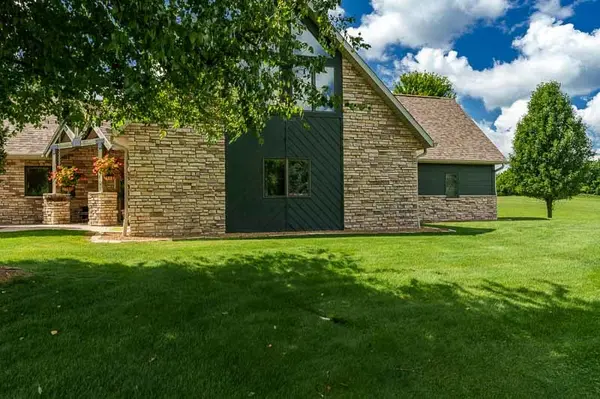 15380 WHITE SCHOOL RD, South Beloit, IL 61080