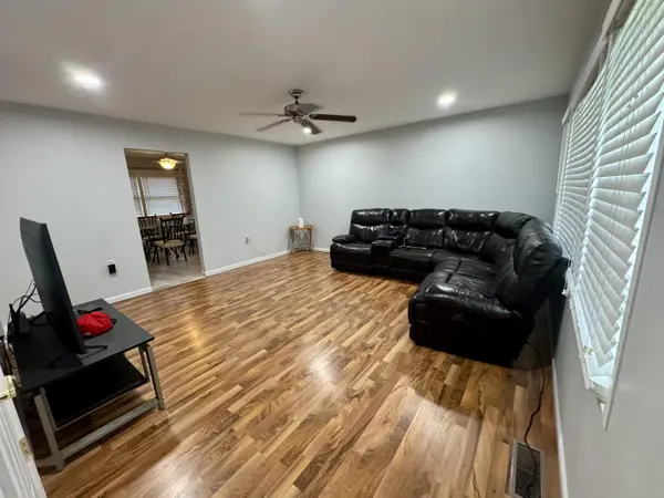 765 Baltimore RD, Valparaiso, IN 46385