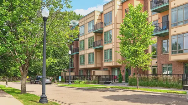 1070 Grandview CT NE #304, Columbia Heights, MN 55421