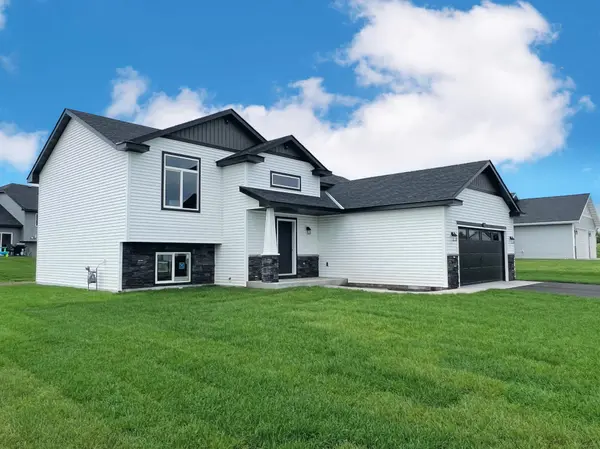 1143 29th ST NE, Sauk Rapids, MN 56379