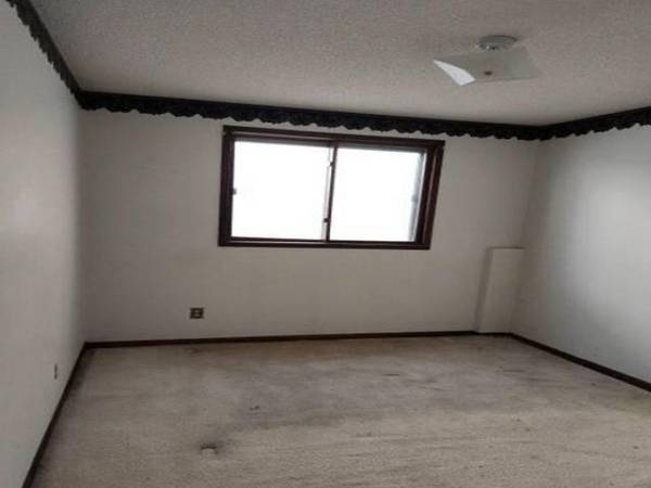 3584 Brookdale DR N, Brooklyn Park, MN 55443
