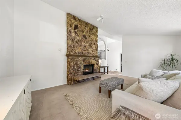 6221 81st ST E, Puyallup, WA 98371