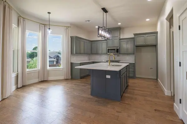 1909 Carleton LN, Shawnee, OK 74804