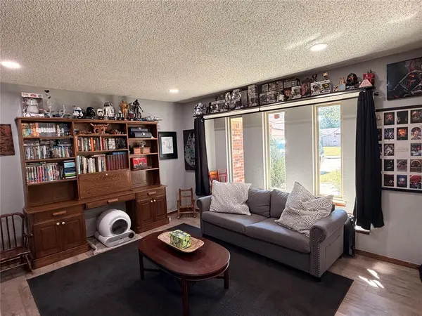 801 Mabel C Fry BLVD, Yukon, OK 73099