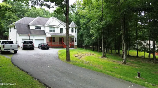 110 Plum LN, Milford, PA 18337