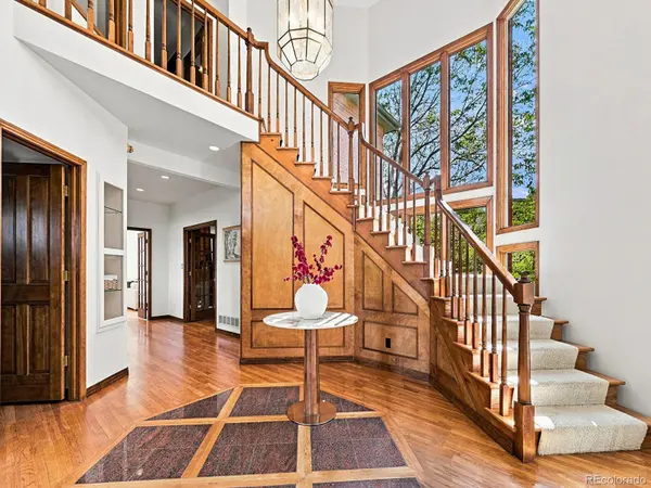 26 Red Fox LN, Littleton, CO 80127
